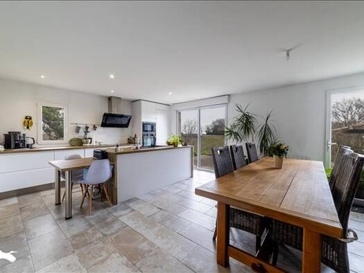 Maison à vendre 602 965 € 7 pièces 5 chambres 243 m² 3 515 m² de terrain Lahonce 64990
