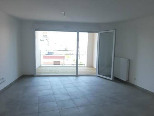 Appartement à louer 1 099 € 4 pièces 3 chambres 79 m² 4ème étage Clément Villeurbanne 69100