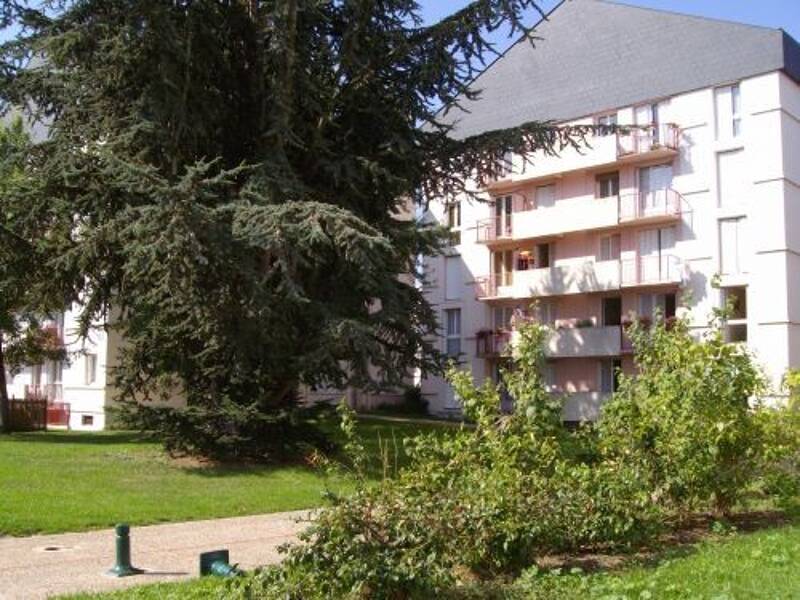 Maison à louer, 46m², SAINT AMAND MONTROND