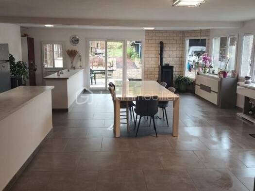 Maison à vendre 197 600 € 8 pièces 3 chambres 179 m² Allery 80270