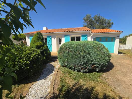Maison de plain-pied à vendre 231 000 € 4 pièces 3 chambres 81 m² 1 120 m² de terrain St Julien des Landes 85150