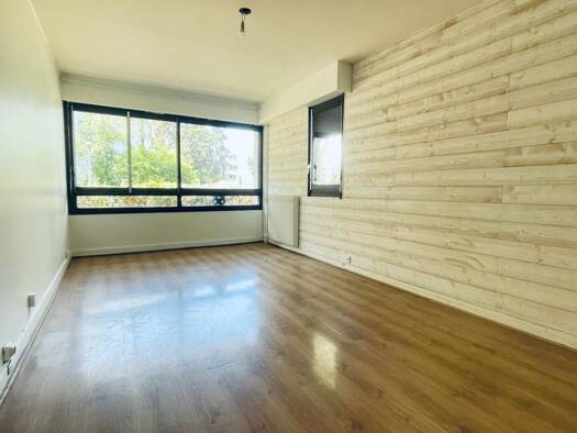 Appartement à louer 880 € 2 pièces 1 chambre 49,3 m² RDC Ile de France Les Ulis 91940