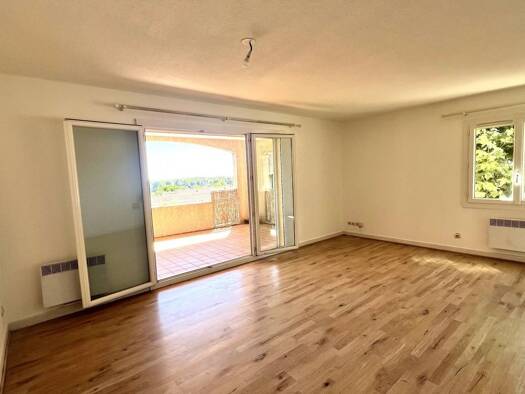 Appartement à vendre 299 250 € 3 pièces 2 chambres 67 m² Étage 1/2 Centre Urbain Venelles 13770