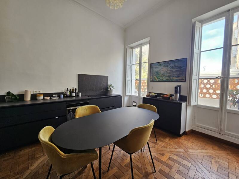 Maison à louer, 86m², MARSEILLE 6E