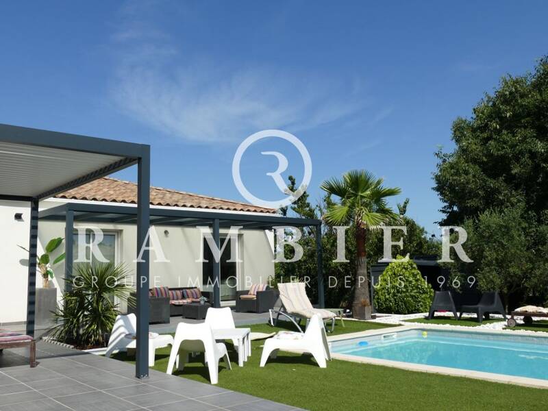 Maison à vendre, 215m², SAINT JEAN DE CUCULLES