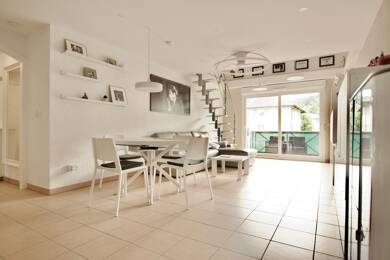 Duplex à vendre 330 000 € 4 pièces 3 chambres 109 m² Dernier étage, Étage 2/2 La Muraz 74560