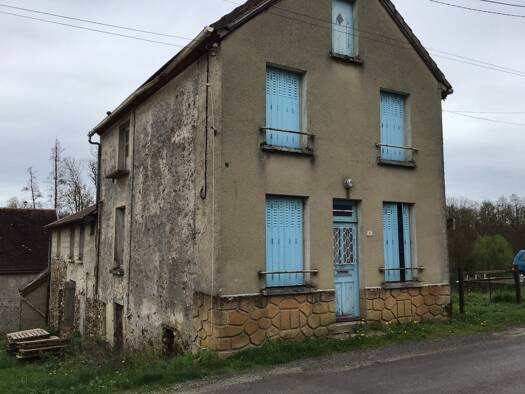 Maison de plain-pied à vendre 55 000 € 5 pièces 3 chambres 143 m² Montmirail 51210