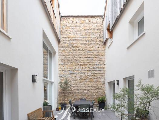 Maison à vendre 940 000 € 9 pièces 7 chambres 255 m² 186 m² de terrain Dijon 21000