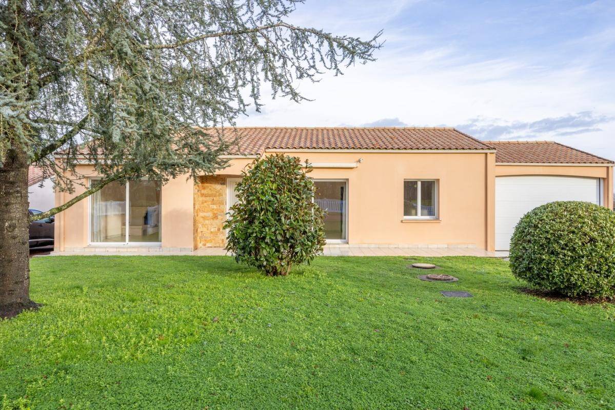 Maison à vendre, 125m², SAINT LUMINE DE COUTAIS