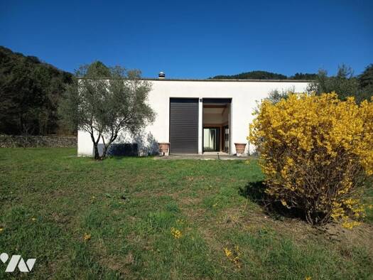 Maison de plain-pied à louer 1 450 € 1 pièce 4 chambres 226 m² 2 000 m² de terrain Saint-Fortunat-sur-Eyrieux 07360