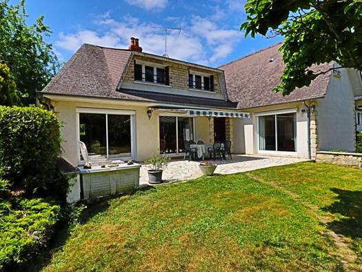Maison à vendre 215 000 € 6 pièces 5 chambres 140 m² 3 690 m² de terrain Boulleret 18240