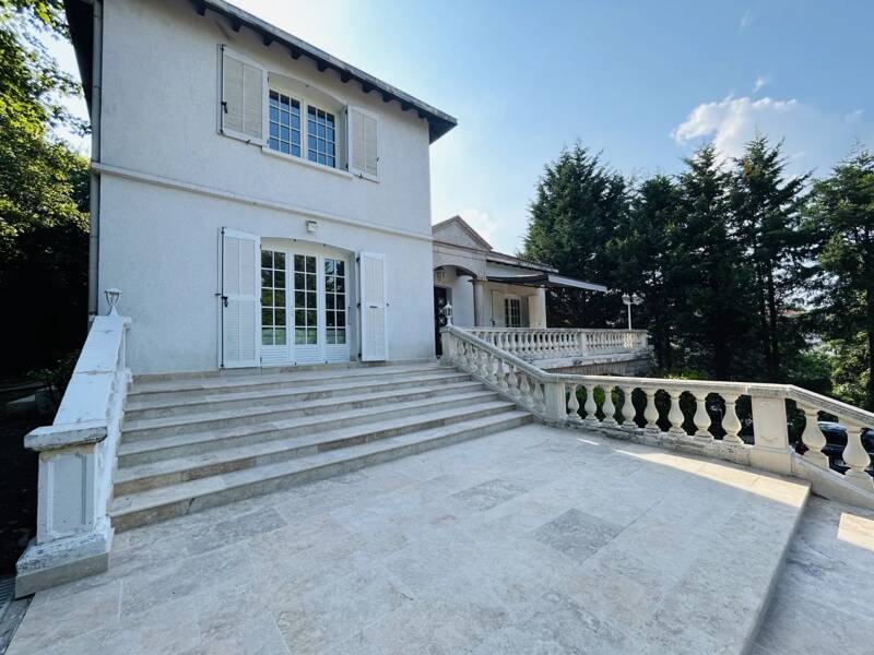 Maison à vendre, 590m², SAINT ETIENNE