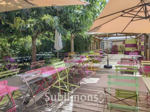 Bar / Café à vendre Fonds de commerce 219 200 € 229 m² d'espace de restauration Villages Theix-Noyalo 56450