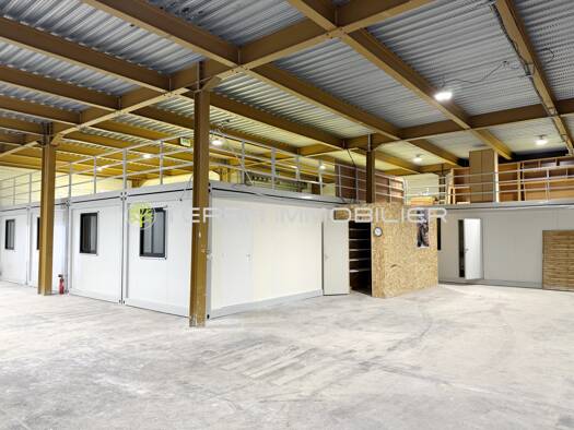 Local commercial à louer 10 417 € 885 m² de surface de vente Ajaccio 20000