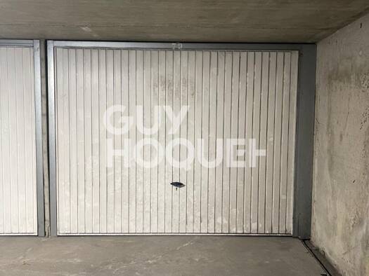 Parking à louer 130 € 12 m² Centre Ville Mennecy 91540