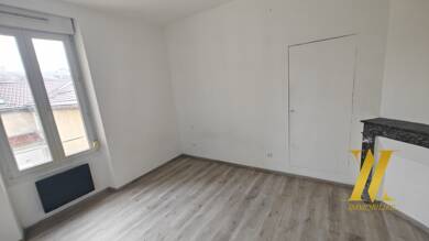 Appartement à louer 500 € 2 pièces 1 chambre 40 m² Étage 1/3 Épernay 51200