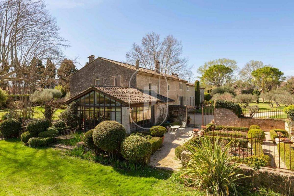 Maison à vendre, 450m², EYGALIERES