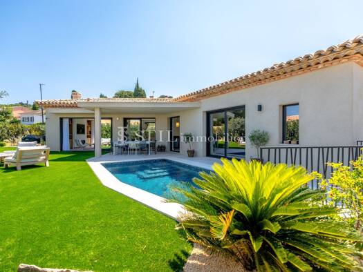 Villa à vendre 1 745 000 € 4 pièces 3 chambres 157 m² 720 m² de terrain Ville-Les Saquedes-Le Bouillonnet Sainte-Maxime 83120