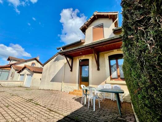 Maison à vendre 80 000 € 5 pièces 3 chambres 92 m² 550 m² de terrain Les Gacheres Gueugnon 71130