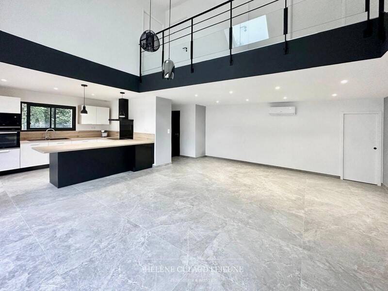 Maison à vendre, 130m², LOCQUELTAS