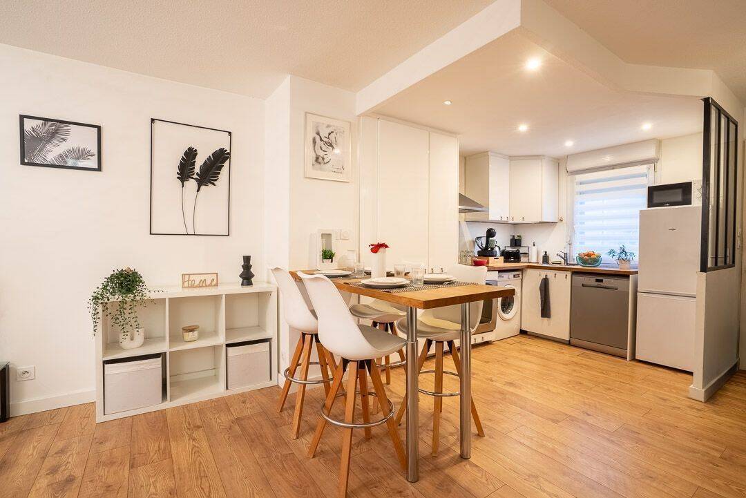 Maison À Louer — 9