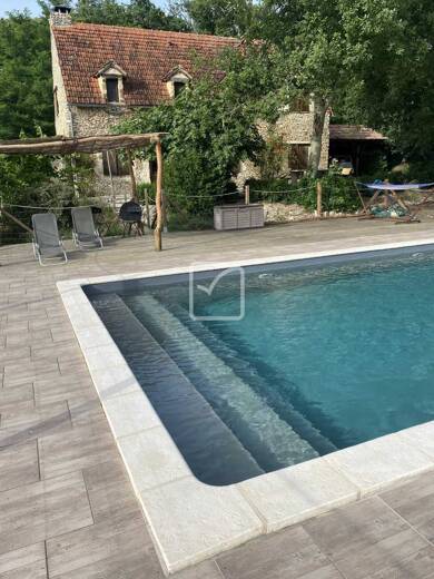 Maison à vendre 390 000 € 8 pièces 5 chambres 135 m² 18 303 m² de terrain Anglars-Nozac 46300
