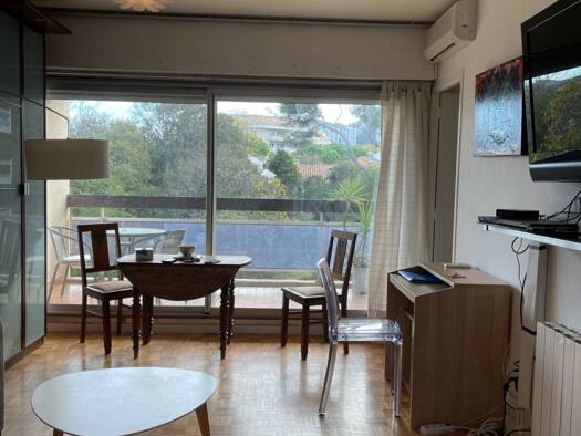 Appartement à louer 725 € 1 pièce 31 m² Étage 2/5 Marseille 8ème arrondissement 13008