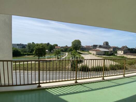 Appartement à vendre 120 900 € 3 pièces 2 chambres 73 m² Étage 2/4 Centre-Gigny-Noue Centre Saint-Dizier 52100