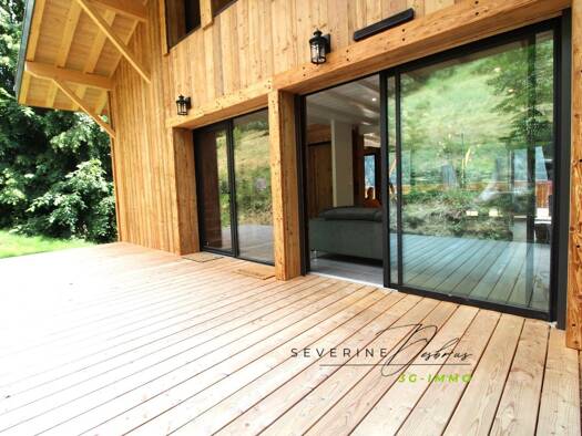 Chalet à vendre 390 000 € 1 pièce 1 chambre 110 m² 210 m² de terrain Vaujany 38114