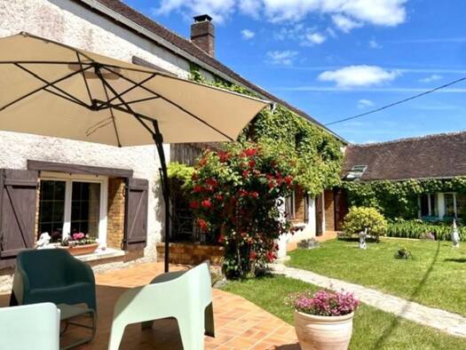 Maison à vendre 395 000 € 9 pièces 4 chambres 302 m² 1 181 m² de terrain Joigny 89300