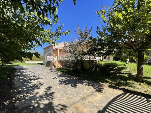 Maison à vendre 345 000 € 6 pièces 4 chambres 120 m² 2 400 m² de terrain Périurbain Sud Bagnols-sur-Cèze 30200