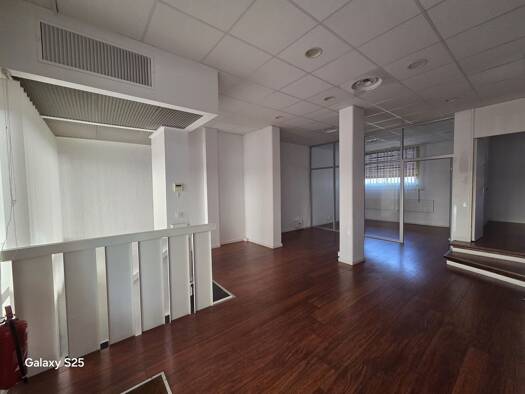 Local commercial à vendre 224 900 € 96 m² de surface de vente Riondet Hyères 83400
