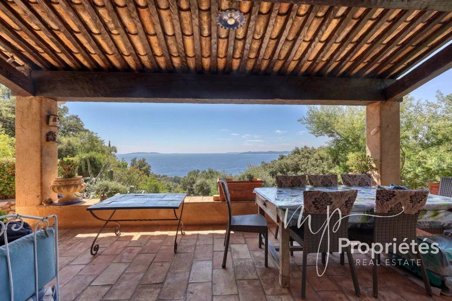 Maison à vendre, 136m², RAYOL CANADEL SUR MER