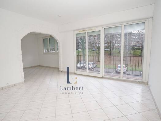 Appartement à louer 1 200 € 4 pièces 2 chambres 74 m² Étage 1/3 Richelieu Verneuil-sur-Seine 78480