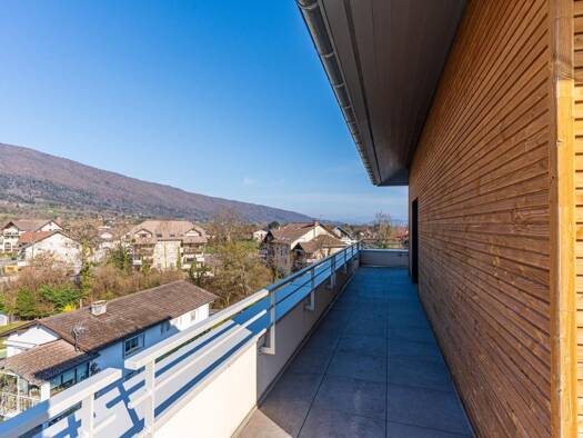 Appartement à louer 1 520 € 3 pièces 2 chambres 75 m² 4ème étage Saint-Eustache 74410