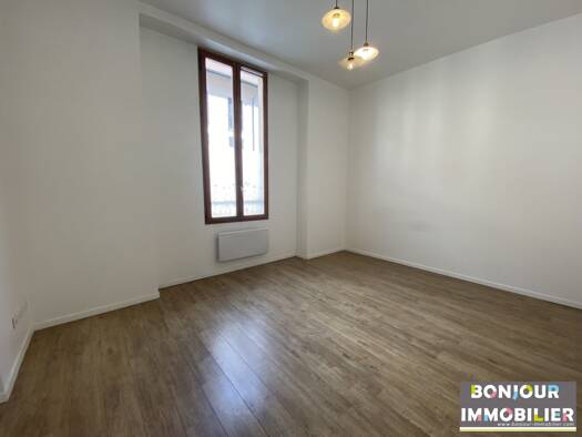 Appartement à louer 570 € 2 pièces 1 chambre 42,1 m² RDC/3 Sud Vizille 38220