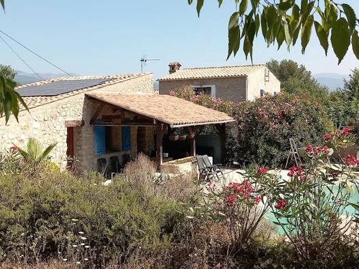 Maison à vendre 888 000 € 6 pièces 3 chambres 174 m² 6 600 m² de terrain Saint-Paul-en-Forêt 83440