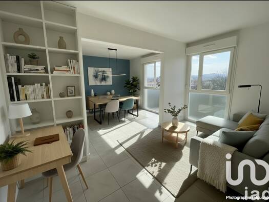 Appartement à vendre 112 000 € 3 pièces 1 chambre 60 m² Étage 7/7 Bois d'Amour-Porte de Paris-Courlancy Reims 51100