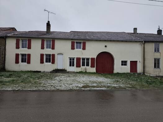 Ferme à vendre 64 900 € 3 pièces 2 chambres 82,4 m² 4 083 m² de terrain Bulgnéville 88140