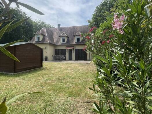 Maison à vendre 245 000 € 4 pièces 4 chambres 120 m² 2 924 m² de terrain Saint-Martial-d'Artenset 24700