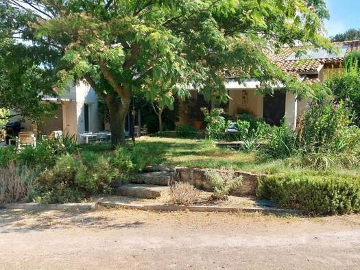 Maison à vendre 575 000 € 8 pièces 4 chambres 188 m² 2 728 m² de terrain Saint-Laurent-des-Arbres 30126
