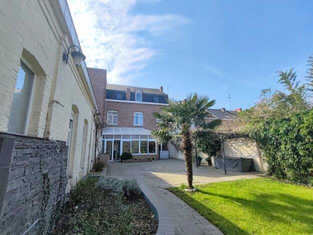 Maison à vendre 455 800 € 9 pièces 7 chambres 358 m² 1 316 m² de terrain Raismes 59590