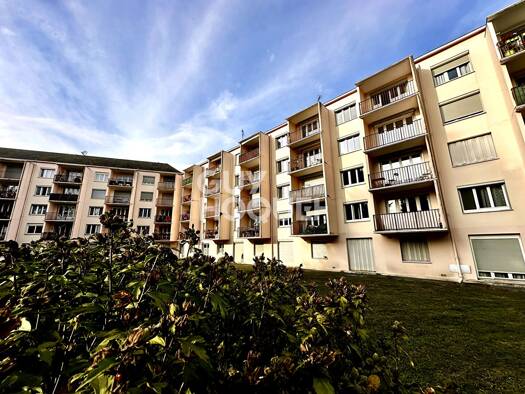 Appartement à vendre 61 000 € 3 pièces 2 chambres 61 m² Étage 4/4 Saint Waast Soissons 02200