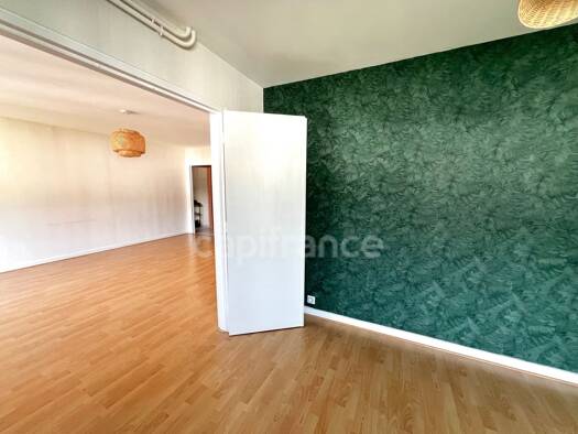 Appartement à vendre 135 000 € 4 pièces 2 chambres 97 m² Étage 6/7 Les Mouillères Lons-le-Saunier 39000