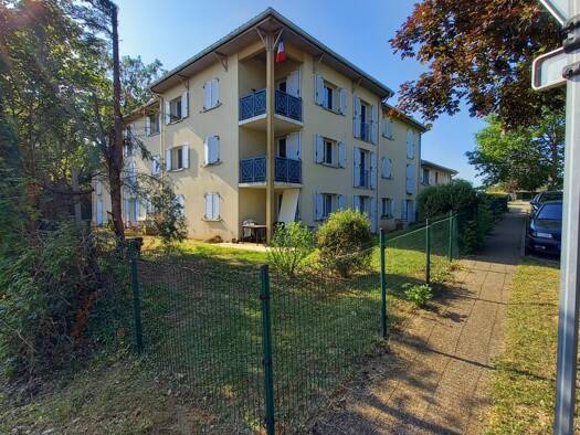 Appartement à vendre 280 000 € 3 pièces 2 chambres 68 m² RDC Dommartin 69380