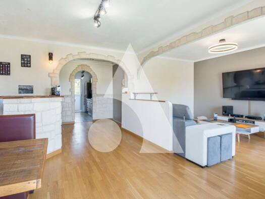 Appartement à louer 1 106 € 4 pièces 2 chambres 70 m² Étage 3/5 Le Jonquet Toulon 83000