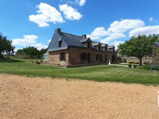 Maison à vendre 265 000 € 5 pièces 3 chambres 140 m² 5 411 m² de terrain Avessac 44460