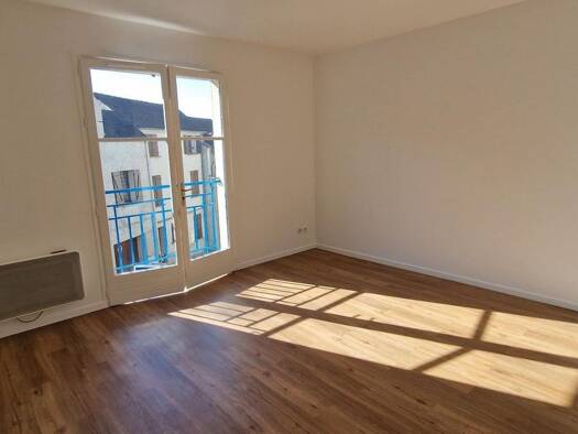 Appartement à louer 1 160 € 3 pièces 2 chambres 64,7 m² RDC/1 Sud Triel-sur-Seine 78510