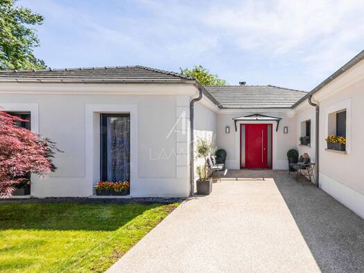 Maison de plain-pied à vendre 919 000 € 7 pièces 5 chambres 190 m² 788 m² de terrain Montévrain 77144
