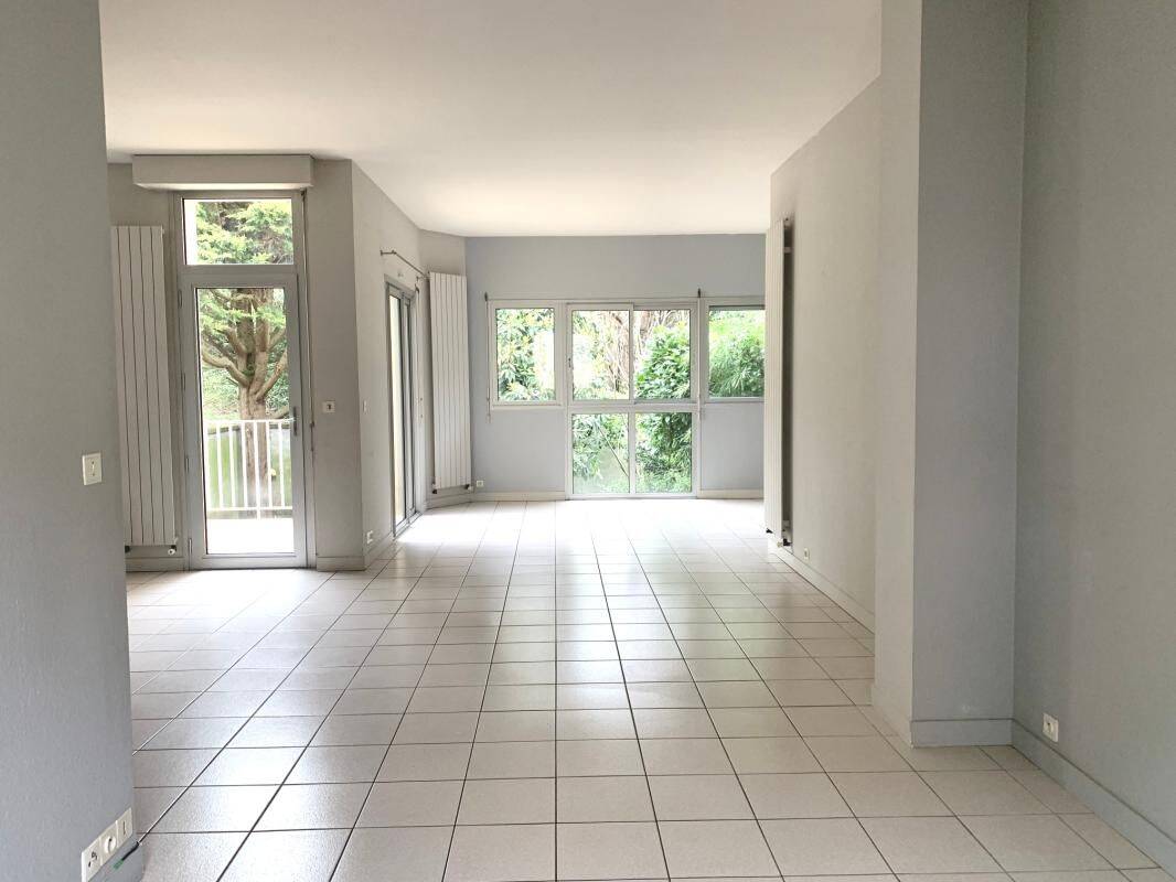 AGREABLE MAISON NANTAISE DE 4 CHAMBRES AVENUE DE LA CLOSE — 4